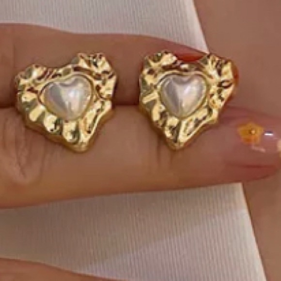 HEART Baroque Earrings - Picture 3 of 4